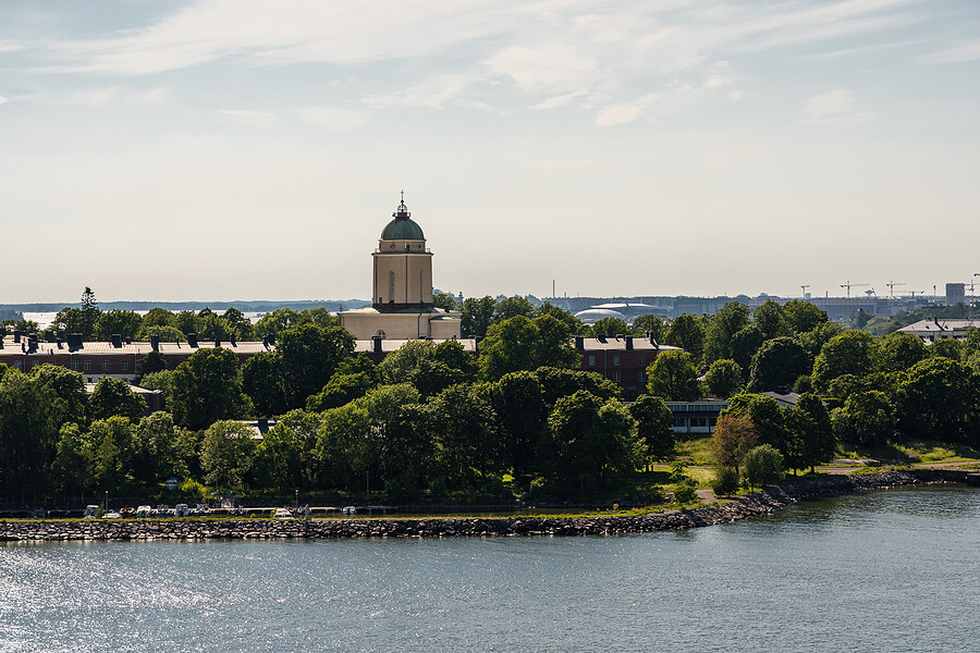 Kirche von Suomenlinna mit integriertem Leuchtturm